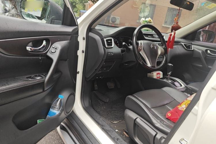 Used Nissan X-Trail 2015 2.0L CVT Comfort MAX Edition 2WD Driver Seat
