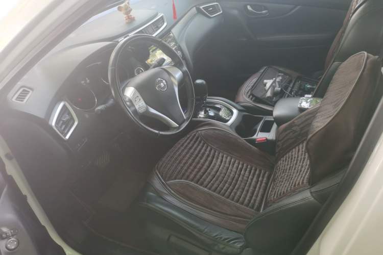 Used Nissan X-Trail 2015 2.0L CVT Comfort MAX Edition 2WD Driver Seat