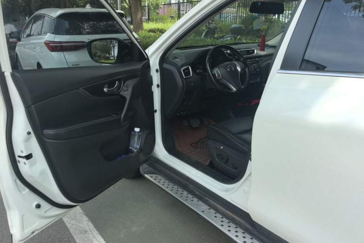 Used Nissan X-Trail 2015 2.5L CVT Leading MAX Edition 4WD Driver Seat