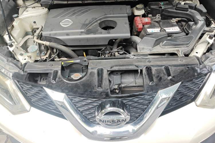 Used Nissan X-Trail 2015 2.0L CVT Comfort MAX Edition 2WD Engine Bay