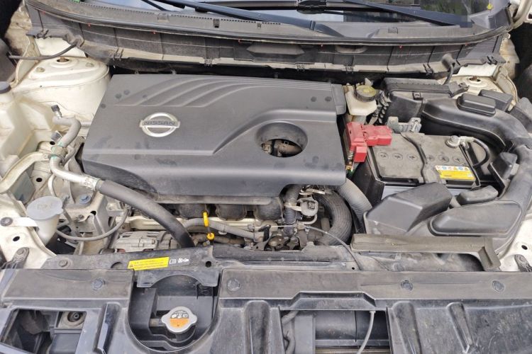 Used Nissan X-Trail 2015 2.0L CVT Comfort MAX Edition 2WD Engine Bay