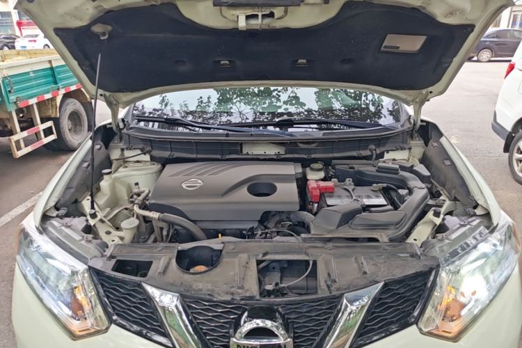 Used Nissan X-Trail 2015 2.0L CVT Comfort MAX Edition 2WD Engine Bay