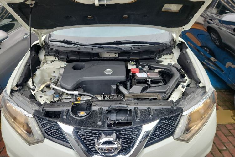 Used Nissan X-Trail 2015 2.5L CVT Leading MAX Edition 4WD Engine Bay