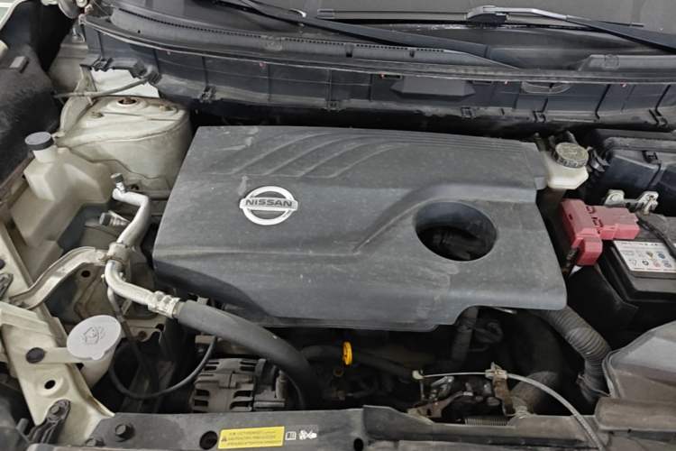 Used Nissan X-Trail 2015 2.0L CVT Comfort MAX Edition 2WD Engine Bay