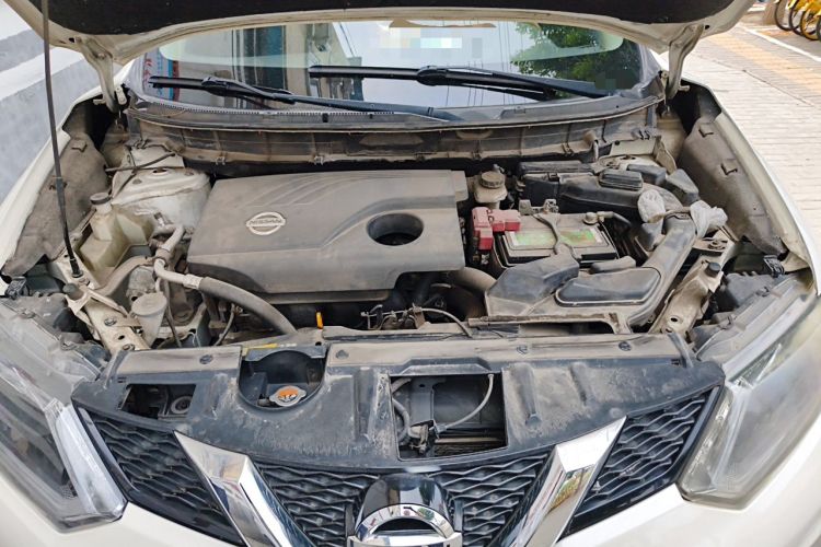 Used Nissan X-Trail 2015 2.0L CVT Comfort MAX Edition 2WD Engine Bay