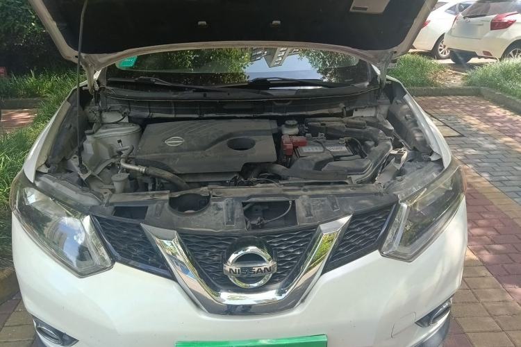 Used Nissan X-Trail 2015 2.0L CVT Comfort MAX Edition 2WD Engine Bay