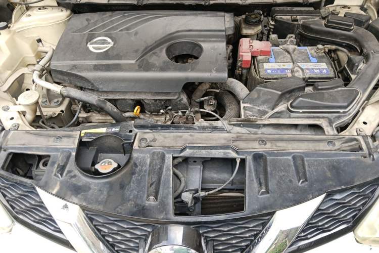 Used Nissan X-Trail 2015 2.0L CVT Comfort MAX Edition 2WD Engine Bay