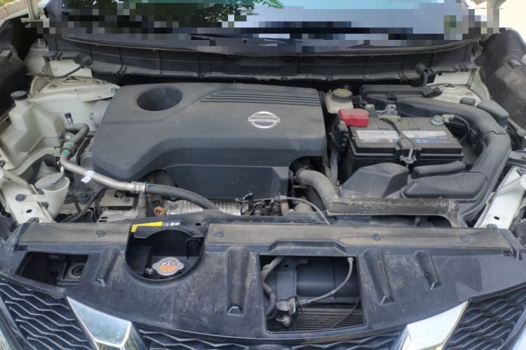 Used Nissan X-Trail 2015 2.5L CVT Leading MAX Edition 4WD Engine Bay