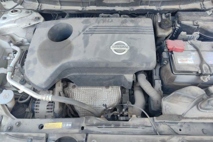 Used Nissan X-Trail 2015 2.5L CVT Leading MAX Edition 4WD Engine Bay