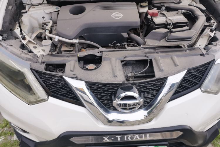 Used Nissan X-Trail 2015 2.5L CVT Leading MAX Edition 4WD Engine Bay