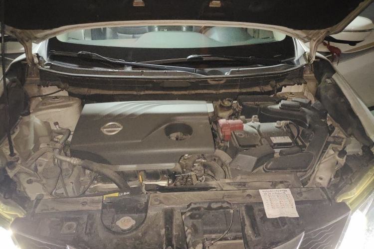 Used Nissan X-Trail 2015 2.0L CVT Comfort MAX Edition 2WD Engine Bay