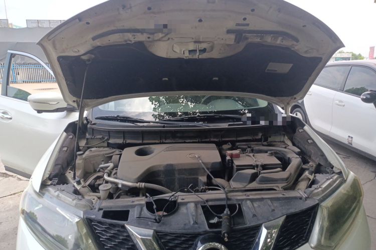 Used Nissan X-Trail 2015 2.5L CVT Leading MAX Edition 4WD Engine Bay