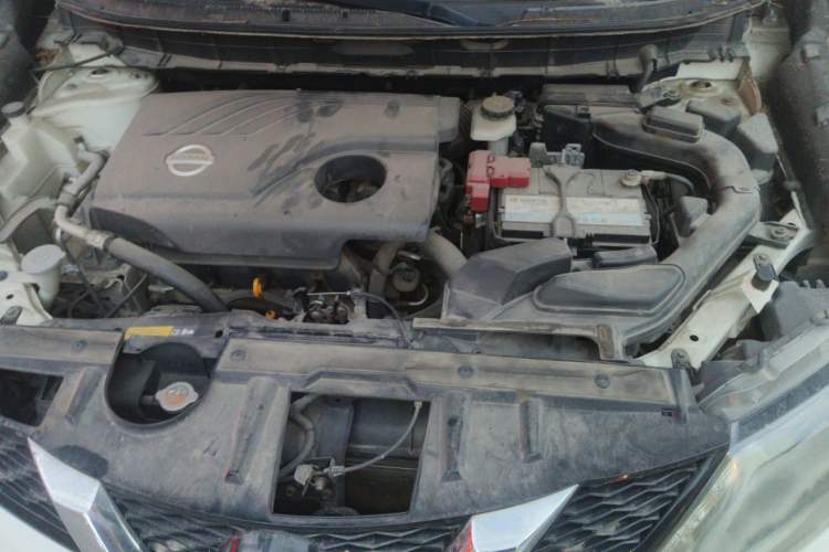 Used Nissan X-Trail 2015 2.0L CVT Comfort MAX Edition 2WD Engine Bay