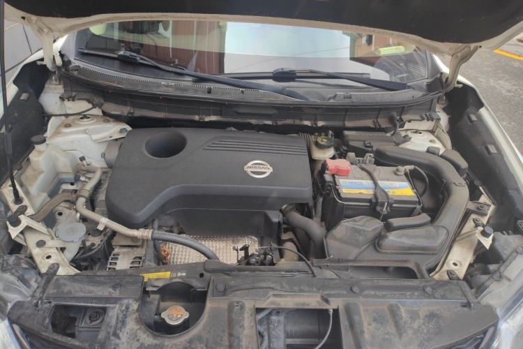 Used Nissan X-Trail 2015 2.5L CVT Leading MAX Edition 4WD Engine Bay