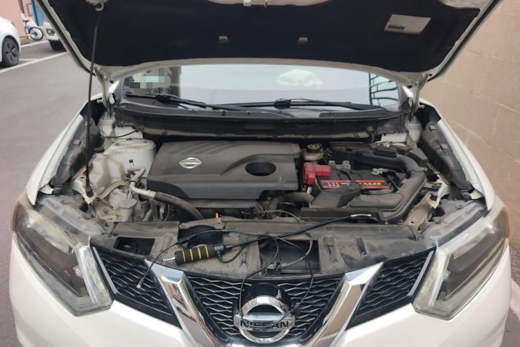 Used Nissan X-Trail 2015 2.0L CVT Comfort MAX Edition 2WD Engine Bay