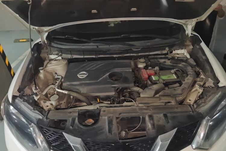 Used Nissan X-Trail 2015 2.0L CVT Comfort MAX Edition 2WD Engine Bay