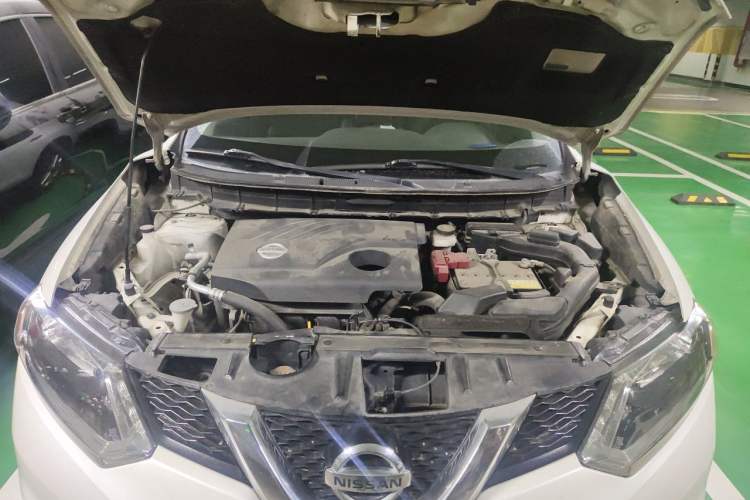 Used Nissan X-Trail 2015 2.0L CVT Comfort MAX Edition 2WD Engine Bay