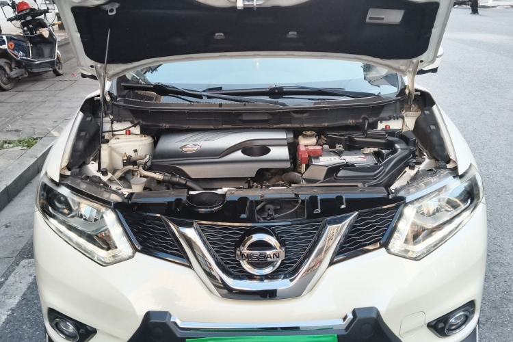 Used Nissan X-Trail 2015 2.0L CVT Comfort MAX Edition 2WD Engine Bay