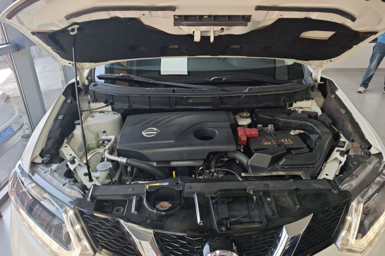 Used Nissan X-Trail 2015 2.0L CVT Comfort MAX Edition 2WD Engine Bay