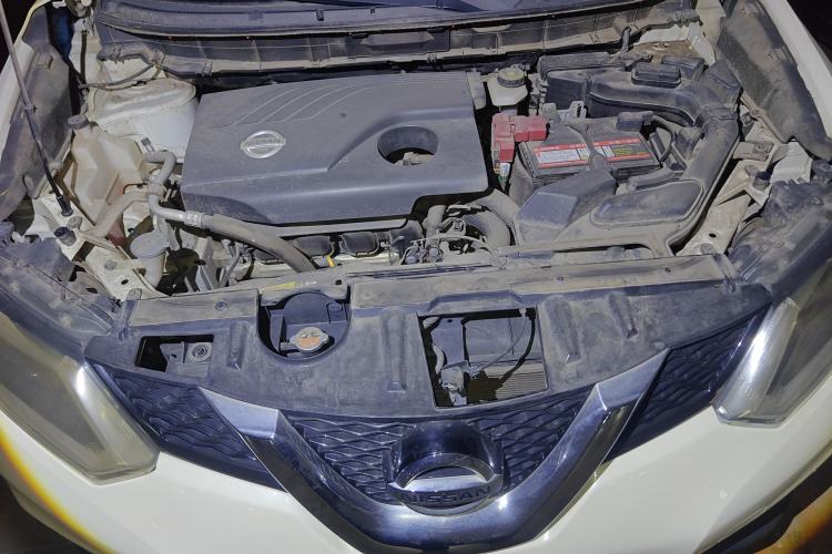 Used Nissan X-Trail 2015 2.0L CVT Comfort MAX Edition 2WD Engine Bay