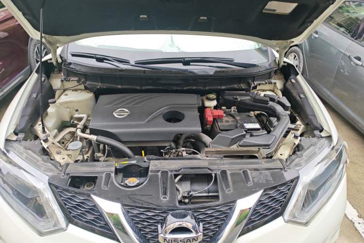 Used Nissan X-Trail 2015 2.0L CVT Comfort MAX Edition 2WD Engine Bay