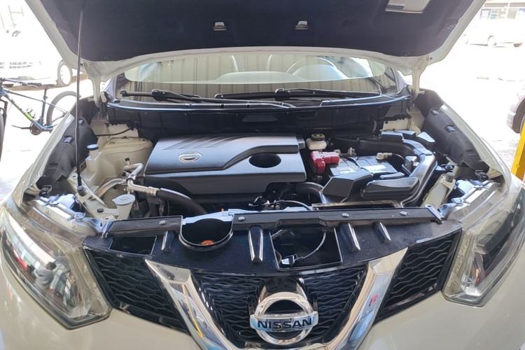 Used Nissan X-Trail 2015 2.0L CVT Comfort MAX Edition 2WD Engine Bay
