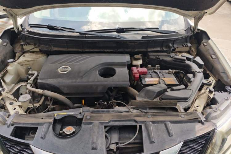 Used Nissan X-Trail 2015 2.0L CVT Comfort MAX Edition 2WD Engine Bay