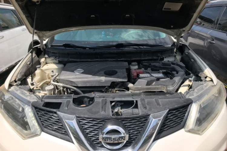 Used Nissan X-Trail 2015 2.0L CVT Comfort MAX Edition 2WD Engine Bay