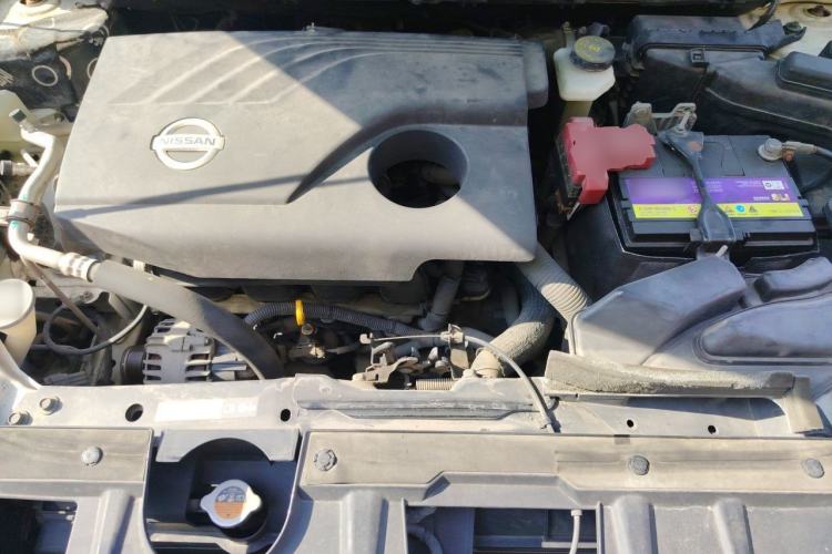 Used Nissan X-Trail 2015 2.0L CVT Comfort MAX Edition 2WD Engine Bay