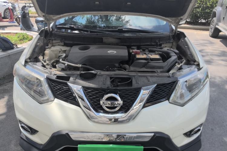 Used Nissan X-Trail 2015 2.5L CVT Leading MAX Edition 4WD Engine Bay