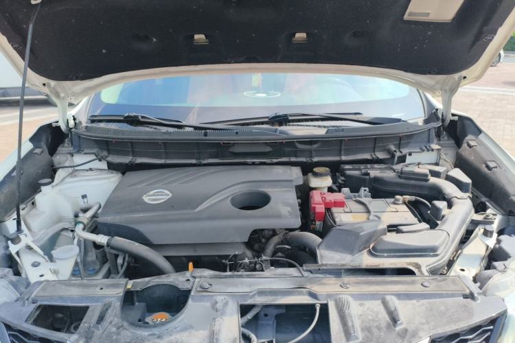 Used Nissan X-Trail 2015 2.0L CVT Comfort MAX Edition 2WD Engine Bay