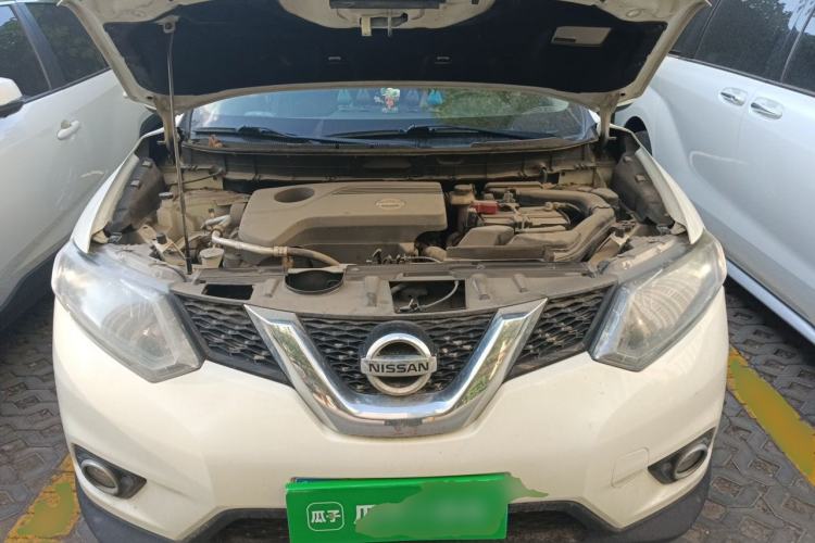 Used Nissan X-Trail 2015 2.5L CVT Leading MAX Edition 4WD Engine Bay
