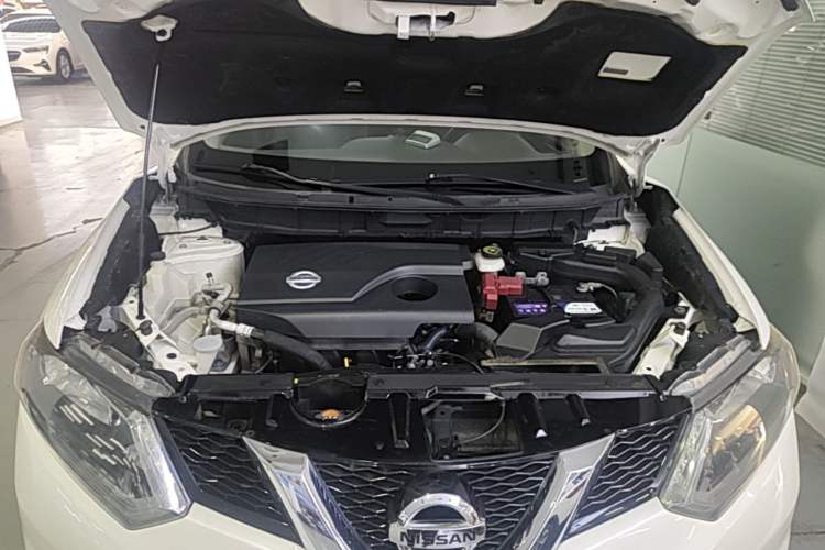 Used Nissan X-Trail 2015 2.0L CVT Comfort MAX Edition 2WD Engine Bay