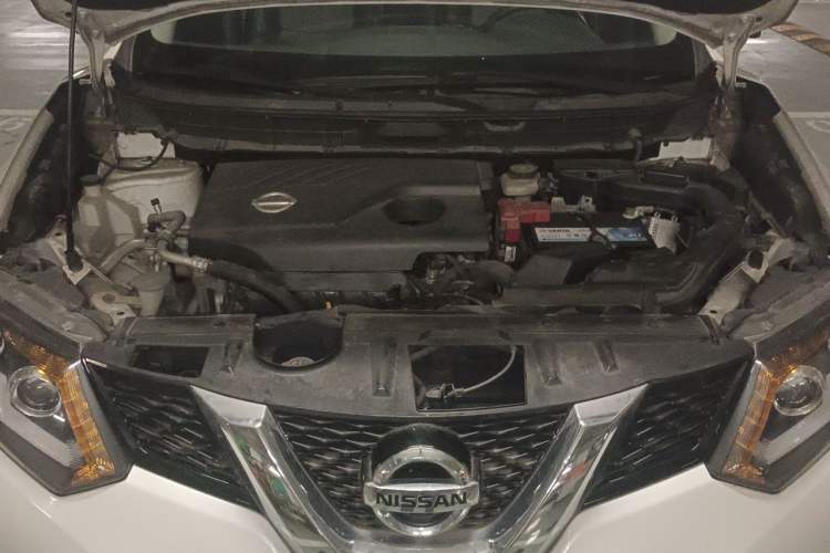 Used Nissan X-Trail 2015 2.0L CVT Comfort MAX Edition 2WD Engine Bay
