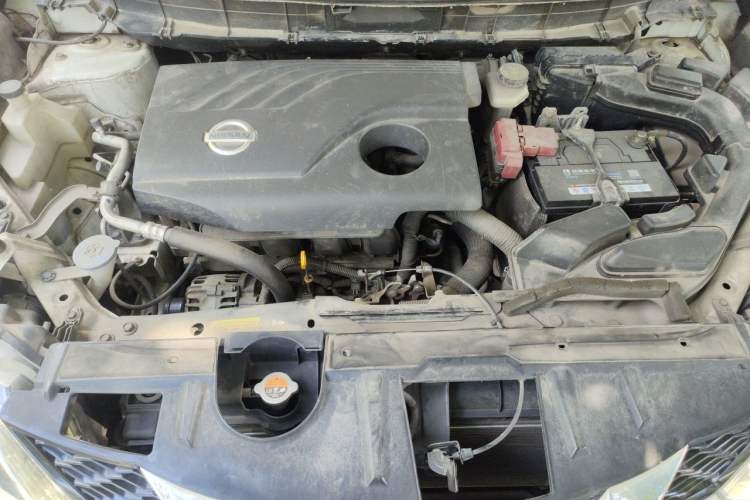 Used Nissan X-Trail 2015 2.0L CVT Comfort MAX Edition 2WD Engine Bay