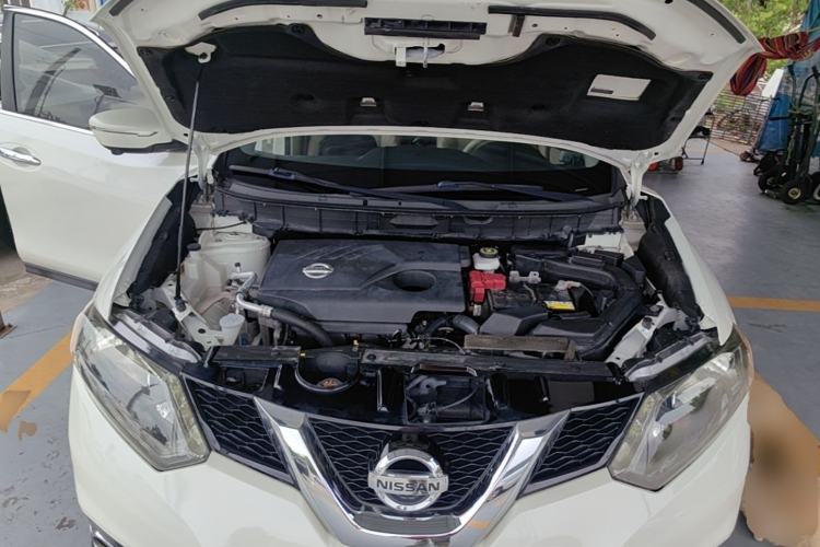 Used Nissan X-Trail 2015 2.0L CVT Comfort MAX Edition 2WD Engine Bay