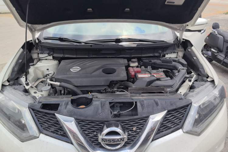 Used Nissan X-Trail 2015 2.0L CVT Comfort MAX Edition 2WD Engine Bay