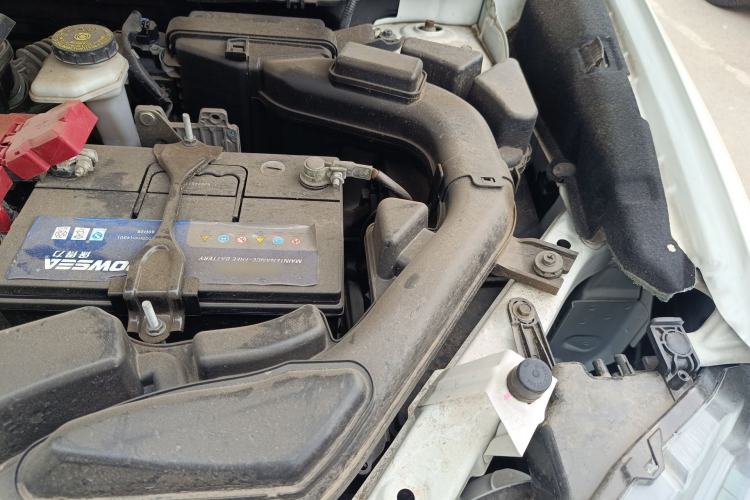 Used Nissan X-Trail 2015 2.0L CVT Comfort MAX Edition 2WD Engine Bay Left