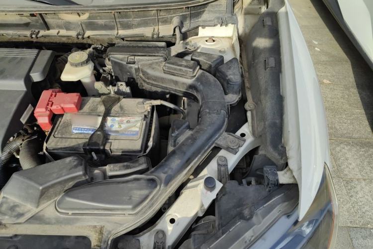 Used Nissan X-Trail 2015 2.0L CVT Comfort MAX Edition 2WD Engine Bay Left