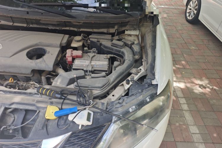 Used Nissan X-Trail 2015 2.0L CVT Comfort MAX Edition 2WD Engine Bay Left