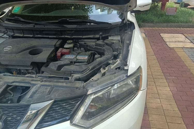 Used Nissan X-Trail 2015 2.0L CVT Comfort MAX Edition 2WD Engine Bay Left