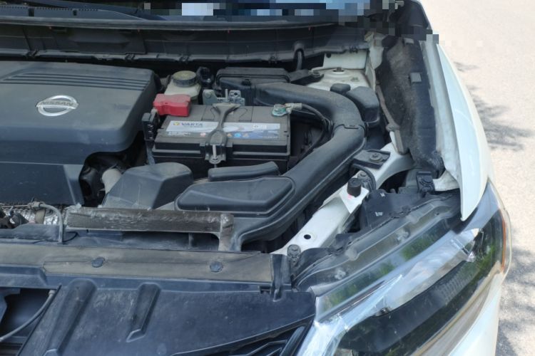 Used Nissan X-Trail 2015 2.5L CVT Leading MAX Edition 4WD Engine Bay Left