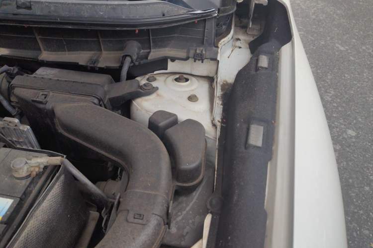 Used Nissan X-Trail 2015 2.5L CVT Leading MAX Edition 4WD Engine Bay Left