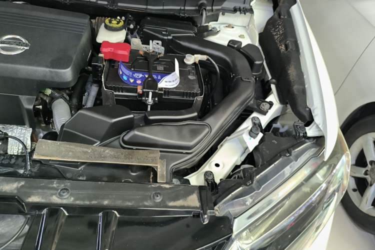 Used Nissan X-Trail 2015 2.5L CVT Leading MAX Edition 4WD Engine Bay Left