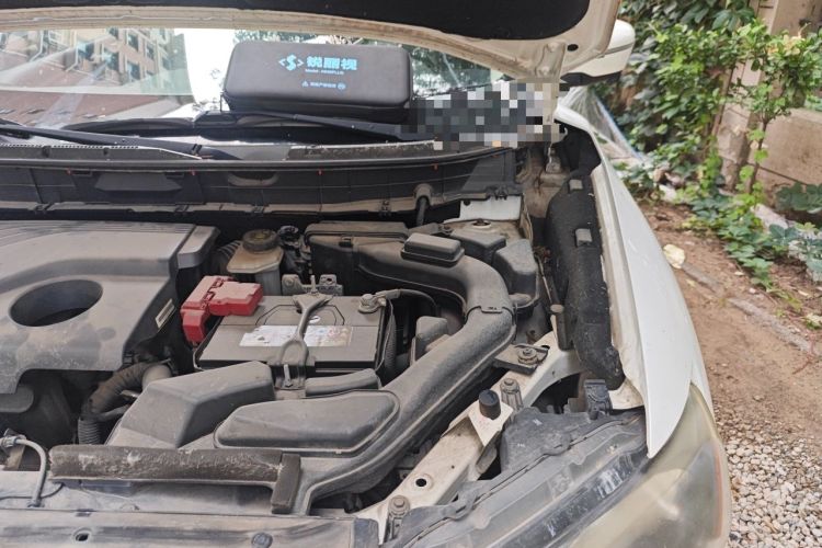 Used Nissan X-Trail 2015 2.0L CVT Comfort MAX Edition 2WD Engine Bay Left