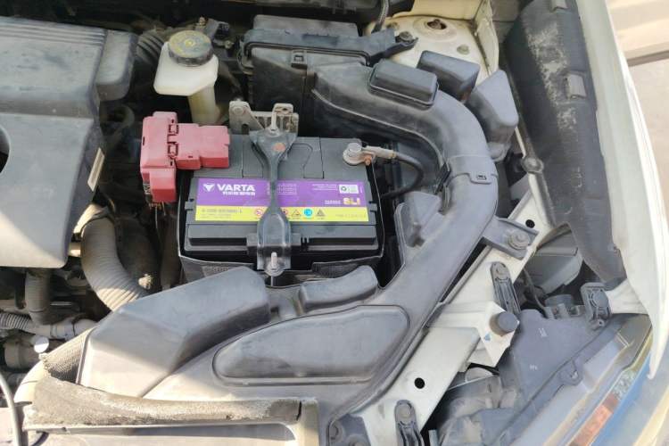 Used Nissan X-Trail 2015 2.0L CVT Comfort MAX Edition 2WD Engine Bay Left