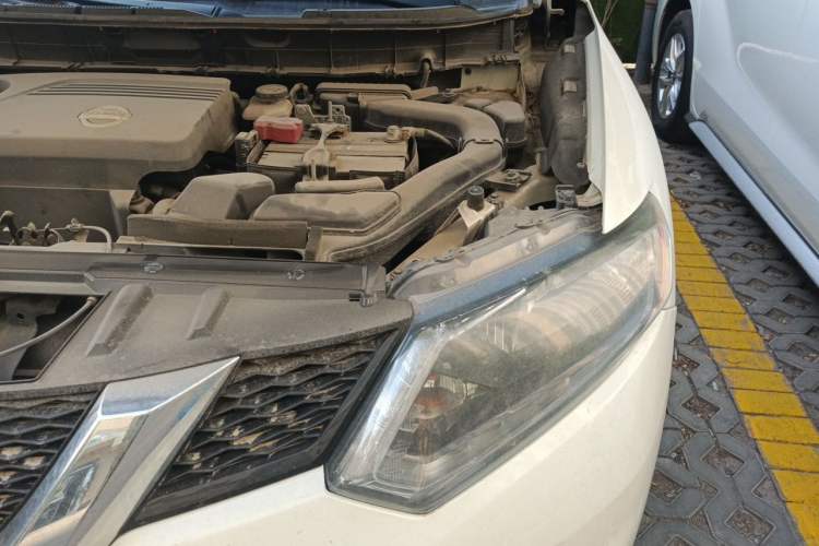 Used Nissan X-Trail 2015 2.5L CVT Leading MAX Edition 4WD Engine Bay Left
