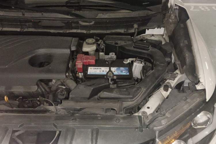 Used Nissan X-Trail 2015 2.0L CVT Comfort MAX Edition 2WD Engine Bay Left