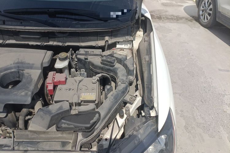 Used Nissan X-Trail 2015 2.0L CVT Comfort MAX Edition 2WD Engine Bay Left