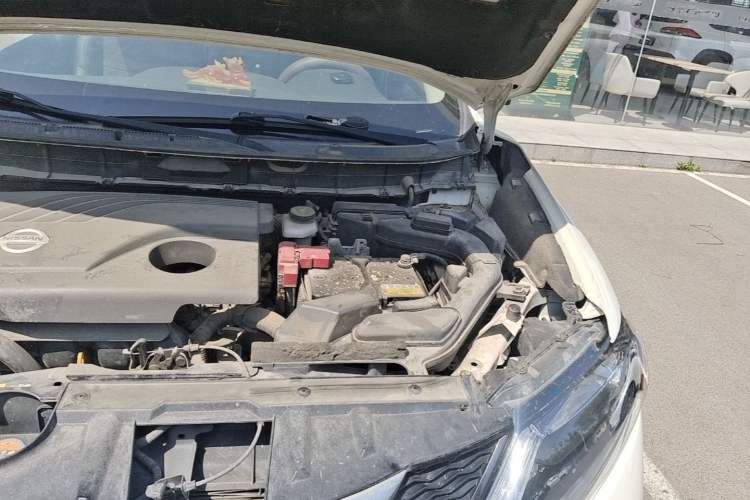 Used Nissan X-Trail 2015 2.0L CVT Comfort MAX Edition 2WD Engine Bay Left